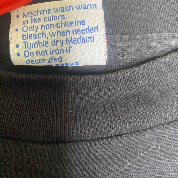 Vintage Looney Tunes Graphic Shirt XL Black Taz Treats USA Long Sleeves Tee - Picture 7 of 12